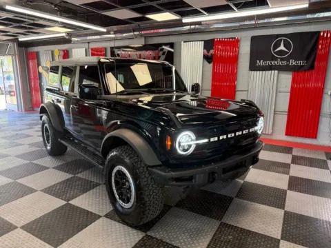 Photos of 2022 Ford Bronco Outer Banks Advanced 4x4 4dr SUV for sale in Royal Oak, MI at Victory Motors Royal Oak