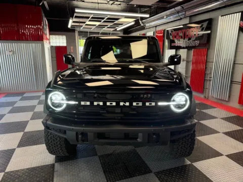 Another view of 2022 Ford Bronco Outer Banks Advanced 4x4 4dr SUV for sale in Royal Oak, MI at Victory Motors Royal Oak