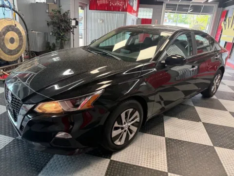 Another view of 2019 Nissan Altima 2.5 S AWD 4dr Sedan for sale in Royal Oak, MI at Victory Motors Royal Oak