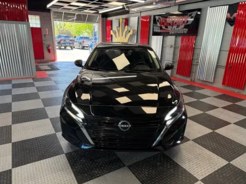 Another view of 2025 Nissan Altima 2.5 SV 4dr Sedan for sale in Royal Oak, MI at Victory Motors Royal Oak