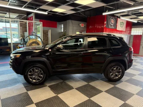 Another view of 2019 Jeep Cherokee Trailhawk 4x4 4dr SUV for sale in Royal Oak, MI at Victory Motors Royal Oak