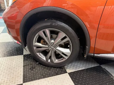 More photos of 2019 Nissan Murano Platinum AWD 4dr SUV at Victory Motors Royal Oak, MI