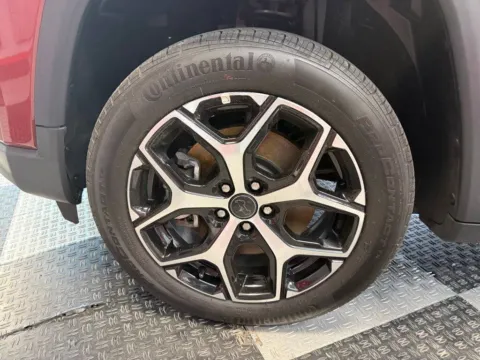 More photos of 2025 Jeep Compass Limited 4x4 4dr SUV at Victory Motors Royal Oak, MI