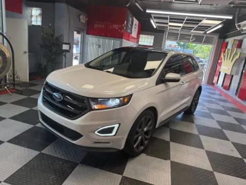 Another view of 2018 Ford Edge Sport AWD 4dr Crossover for sale in Royal Oak, MI at Victory Motors Royal Oak