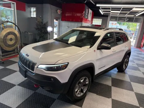 More photos of 2019 Jeep Cherokee Trailhawk 4x4 4dr SUV at Victory Motors Royal Oak, MI