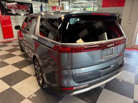 More photos of 2022 Kia Carnival EX 4dr Mini Van at Victory Motors Royal Oak, MI