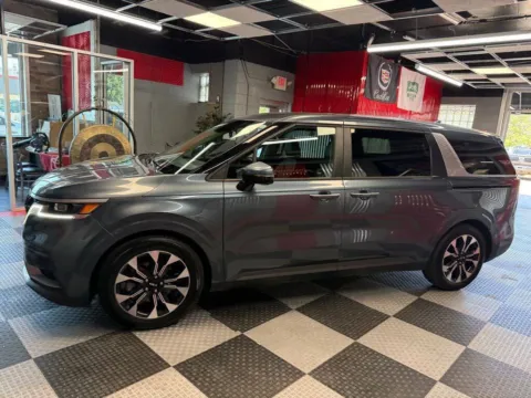 Another view of 2022 Kia Carnival EX 4dr Mini Van for sale in Royal Oak, MI at Victory Motors Royal Oak
