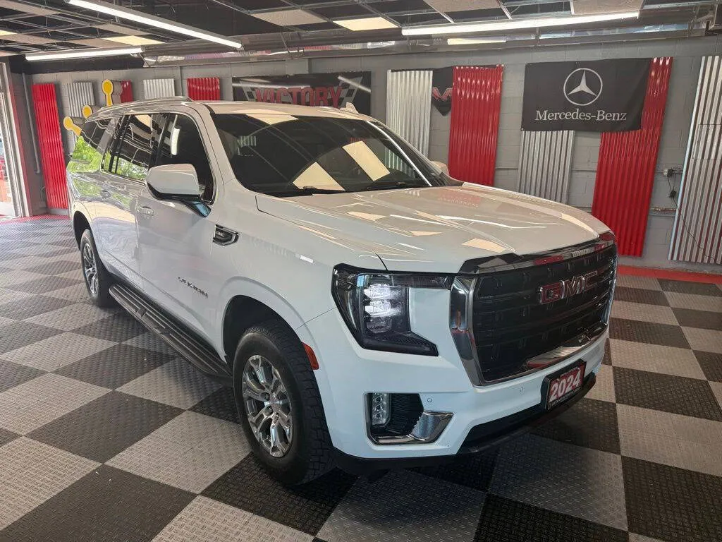 2024 GMC Yukon SLE 4X4's photo