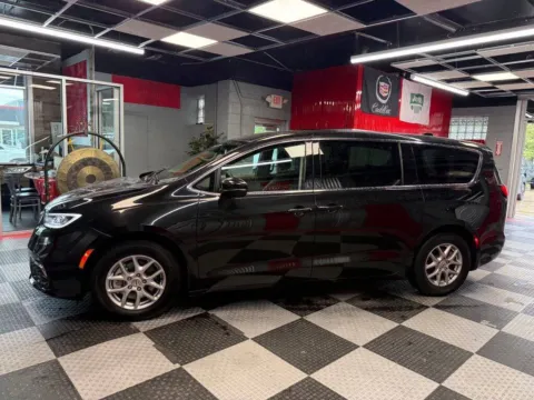 More photos of 2023 Chrysler Pacifica Touring L 4dr Mini Van at Victory Motors Royal Oak, MI