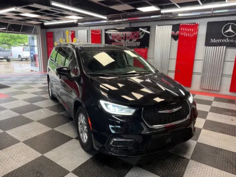 Black 2023 Chrysler Pacifica Touring L 4dr Mini Van for sale in Royal Oak, MI