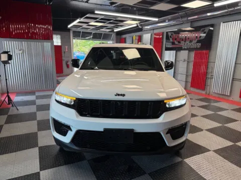 Photos of 2024 Jeep Grand Cherokee Limited 4x4 4dr SUV for sale in Royal Oak, MI at Victory Motors Royal Oak