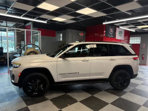 More photos of 2024 Jeep Grand Cherokee Limited 4x4 4dr SUV at Victory Motors Royal Oak, MI