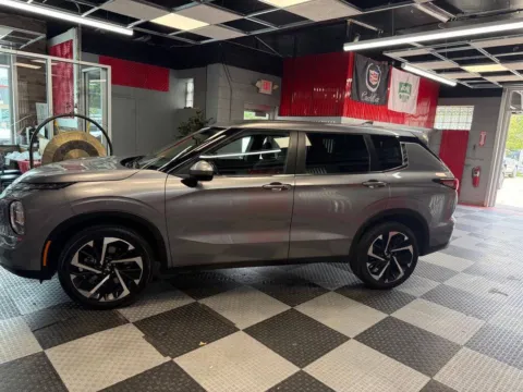 More photos of 2024 Mitsubishi Outlander SE AWD 4dr SUV at Victory Motors Royal Oak, MI