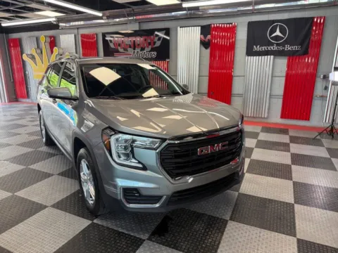Gray 2023 GMC Terrain SLE AWD 4dr SUV for sale in Royal Oak, MI