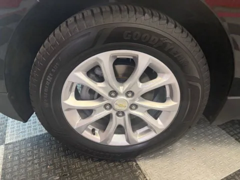 More photos of 2020 Chevrolet Equinox LT 4dr SUV w/2FL at Victory Motors Royal Oak, MI