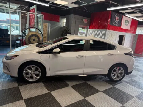 More photos of 2018 Chevrolet Volt Premier 4dr Hatchback at Victory Motors Royal Oak, MI