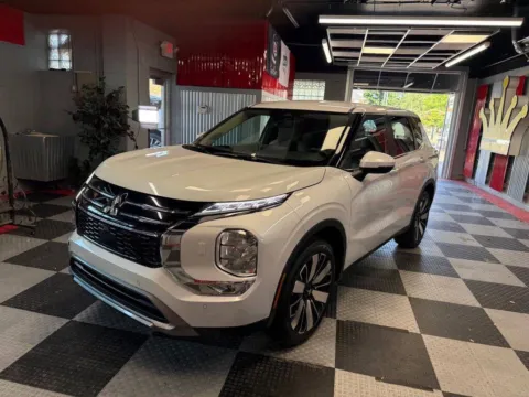 Another view of 2025 Mitsubishi Outlander SE AWD 4dr SUV for sale in Royal Oak, MI at Victory Motors Royal Oak