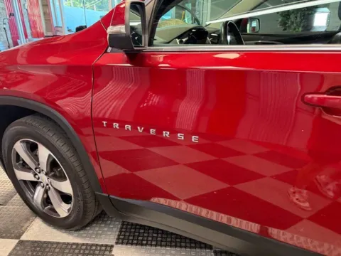 More photos of 2021 Chevrolet Traverse LT Leather 4dr SUV at Victory Motors Royal Oak, MI