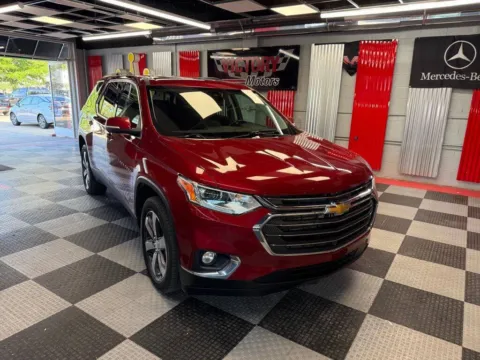Photos of 2021 Chevrolet Traverse LT Leather 4dr SUV for sale in Royal Oak, MI at Victory Motors Royal Oak