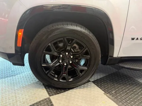 More photos of 2024 Jeep Wagoneer Series II 4x4 4dr SUV at Victory Motors Royal Oak, MI