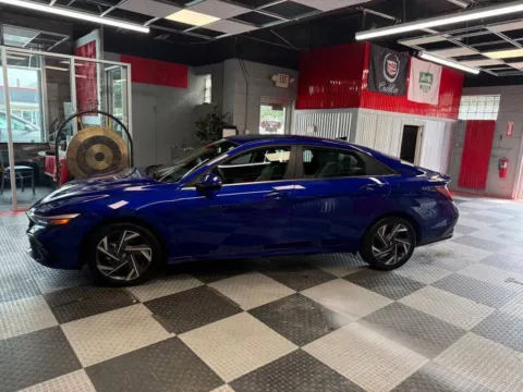 More photos of 2024 Hyundai Elantra Hybrid Limited 4dr Sedan at Victory Motors Royal Oak, MI