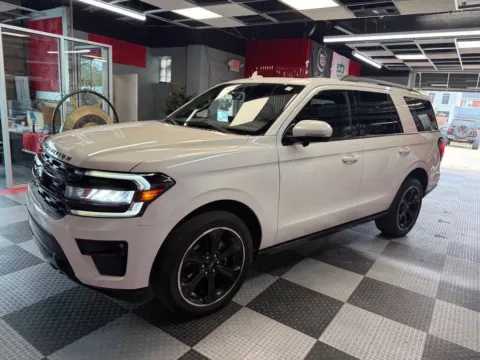 Another view of 2024 Ford Expedition Limited 4x4 4dr SUV for sale in Royal Oak, MI at Victory Motors Royal Oak