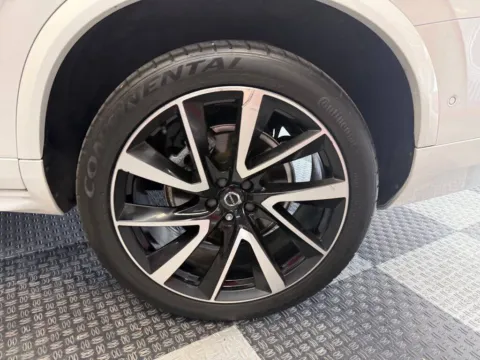 More photos of 2024 Volvo XC90 B6 Plus Bright Theme 6P AWD 6 Passenger 4dr SUV at Victory Motors Royal Oak, MI