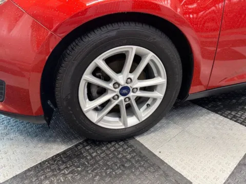 More photos of 2018 Ford Focus SE 4dr Hatchback at Victory Motors Royal Oak, MI