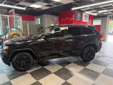 More photos of 2020 Jeep Grand Cherokee Laredo E 4x4 4dr SUV at Victory Motors Royal Oak, MI