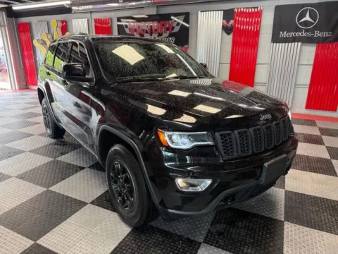 Black 2020 Jeep Grand Cherokee Laredo E 4x4 4dr SUV for sale in Royal Oak, MI