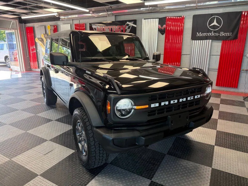 Black 2025 Ford Bronco Big Bend 4x4 4dr SUV for sale in Royal Oak, MI