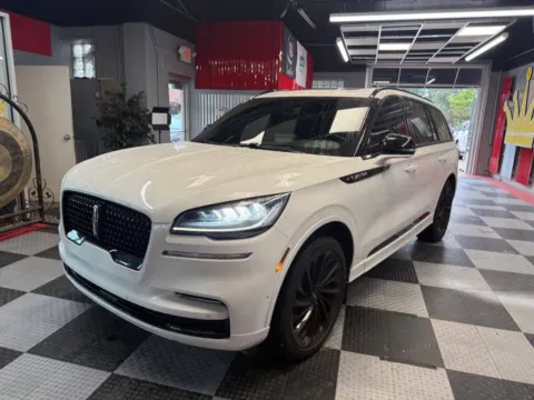 Another view of 2023 Lincoln Aviator Reserve AWD 4dr SUV for sale in Royal Oak, MI at Victory Motors Royal Oak