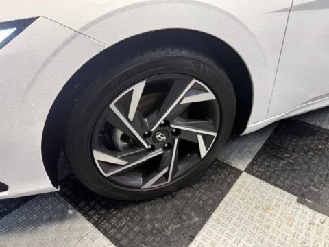 More photos of 2024 Hyundai Elantra Limited 4dr Sedan at Victory Motors Royal Oak, MI