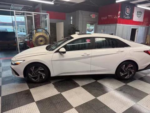 More photos of 2024 Hyundai Elantra Limited 4dr Sedan at Victory Motors Royal Oak, MI