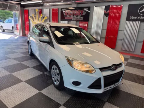 Silver 2014 Ford Focus SE 4dr Hatchback for sale in Royal Oak, MI