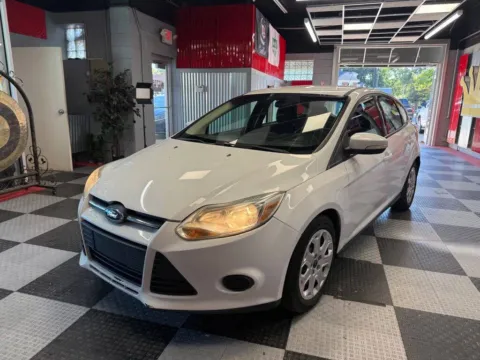 Another view of 2014 Ford Focus SE 4dr Hatchback for sale in Royal Oak, MI at Victory Motors Royal Oak