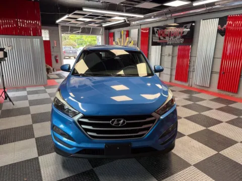 Photos of 2018 Hyundai Tucson SEL AWD 4dr SUV for sale in Royal Oak, MI at Victory Motors Royal Oak