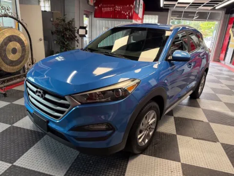 Another view of 2018 Hyundai Tucson SEL AWD 4dr SUV for sale in Royal Oak, MI at Victory Motors Royal Oak