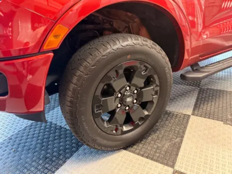 More photos of 2023 Ford Ranger Lariat 4x4 4dr SuperCrew 5.1 ft. SB at Victory Motors Royal Oak, MI