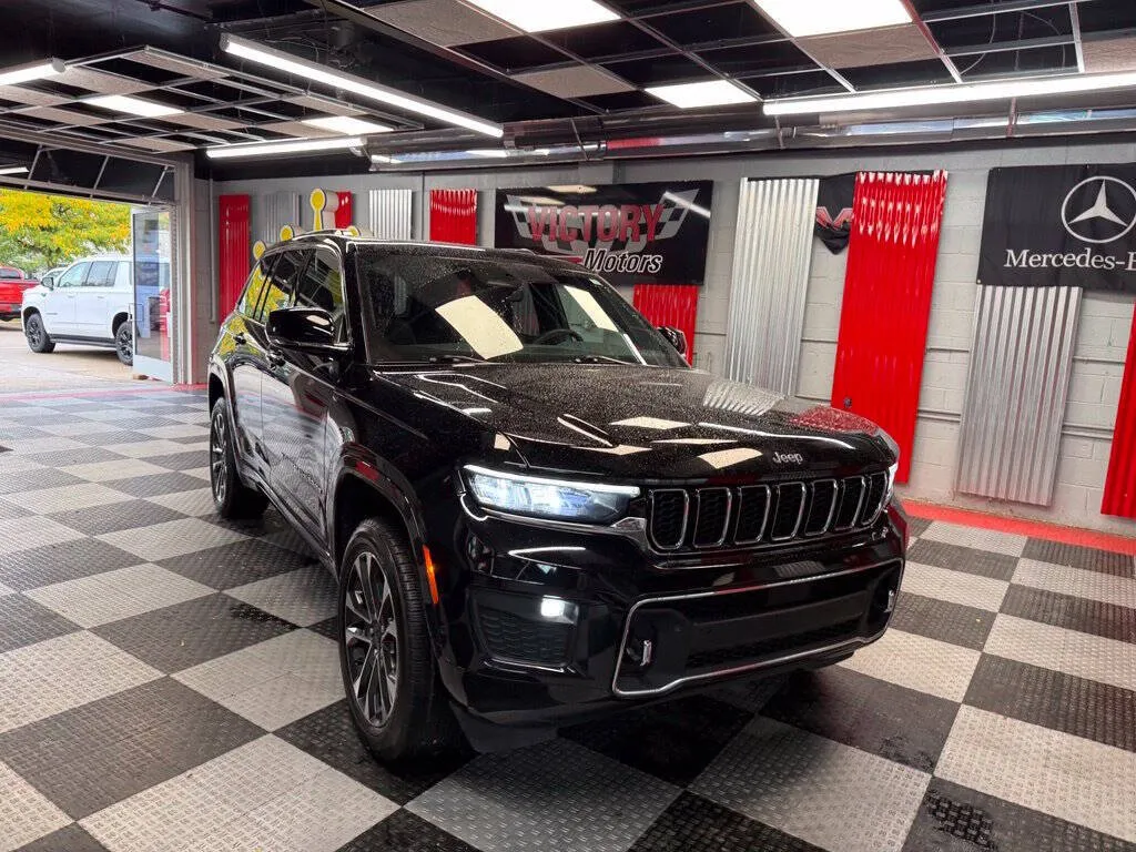 Black 2023 Jeep Grand Cherokee Overland 4x4 4dr SUV for sale in Royal Oak, MI