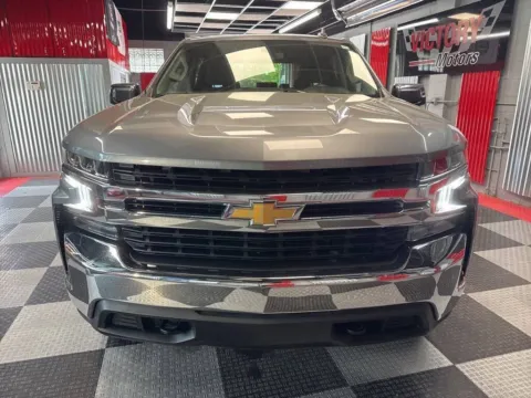 More photos of 2022 Chevrolet Silverado 1500 Limited LT 4x4 4dr Crew Cab 5.8 ft. SB w/2FL at Victory Motors Royal Oak, MI