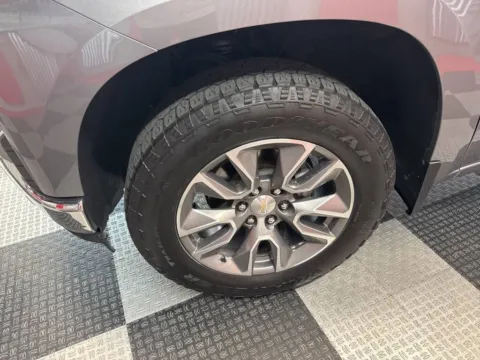 More photos of 2022 Chevrolet Silverado 1500 Limited LT 4x4 4dr Crew Cab 5.8 ft. SB w/2FL at Victory Motors Royal Oak, MI