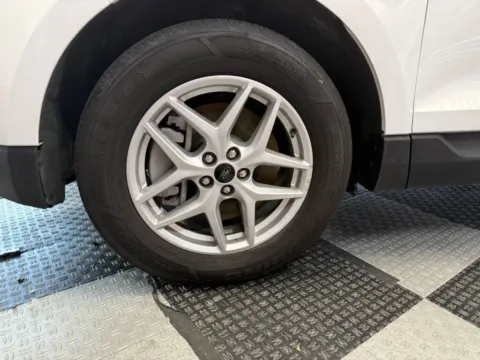 More photos of 2023 Ford Edge SEL AWD 4dr Crossover at Victory Motors Royal Oak, MI