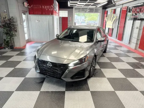 More photos of 2023 Nissan Altima 2.5 SV 4dr Sedan at Victory Motors Royal Oak, MI
