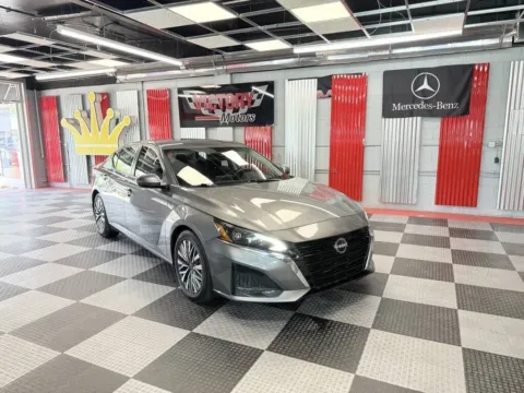 Gray 2023 Nissan Altima 2.5 SV 4dr Sedan for sale in Royal Oak, MI
