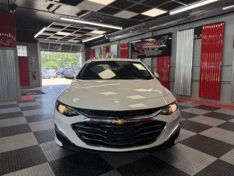 More photos of 2024 Chevrolet Malibu LT 4dr Sedan w/1LT at Victory Motors Royal Oak, MI