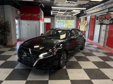 Another view of 2024 Nissan Altima 2.5 SV 4dr Sedan for sale in Royal Oak, MI at Victory Motors Royal Oak