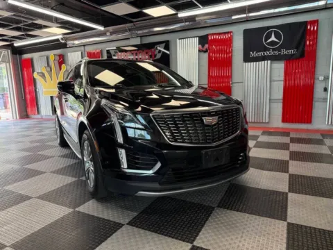 Another view of 2021 Cadillac XT5 Premium Luxury 4x4 4dr SUV for sale in Royal Oak, MI at Victory Motors Royal Oak