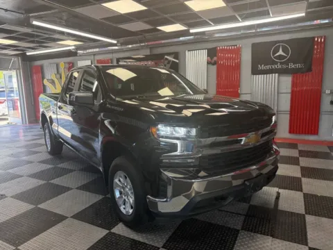 Photos of 2021 Chevrolet Silverado 1500 LT 4x4 4dr Double Cab 6.6 ft. SB w/1LT for sale in Royal Oak, MI at Victory Motors Royal Oak