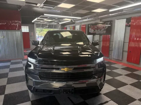 More photos of 2021 Chevrolet Silverado 1500 LT 4x4 4dr Double Cab 6.6 ft. SB w/1LT at Victory Motors Royal Oak, MI